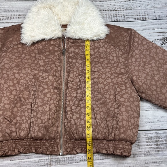 NWT Free People Puffer Jacket Crafted Floral Faux Fur Collar Bomber Sz Large - Picture 5 of 12